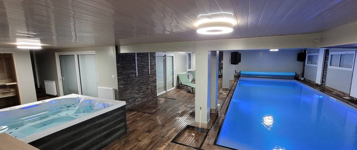 Gîte 6 personnes - piscine intérieure, spa, sauna, hammam in Sauchay, Région de Dieppe