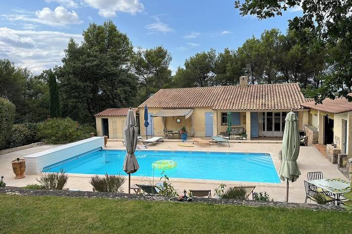 Maison de vacances pour 10 personnes, avec jardin à Trets