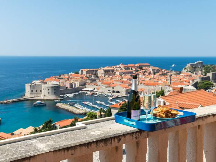 Apartment for 4 people, with balcony in Dubrovnik