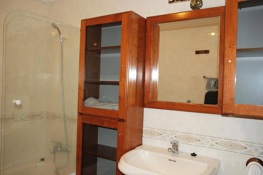 Entire apartment, Compostela Playa Apartment in Vilagarcía de Arousa, Rías Baixas