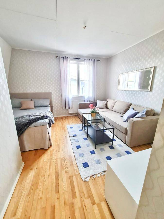 Appartement entier, Apartment with Balcony in Västeras, Västmanland