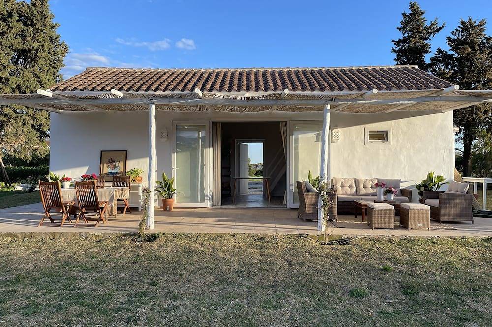 Casa Rústica en Marbella, Ubicación Inmejorable! in La Resina, Estepona