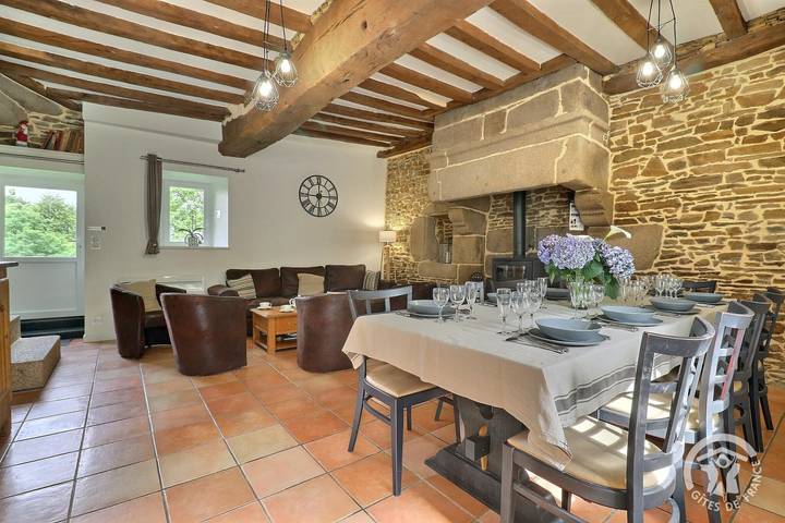 Gîte pour 9 personnes, avec terrasse et jardin dans Val-Couesnon - 3