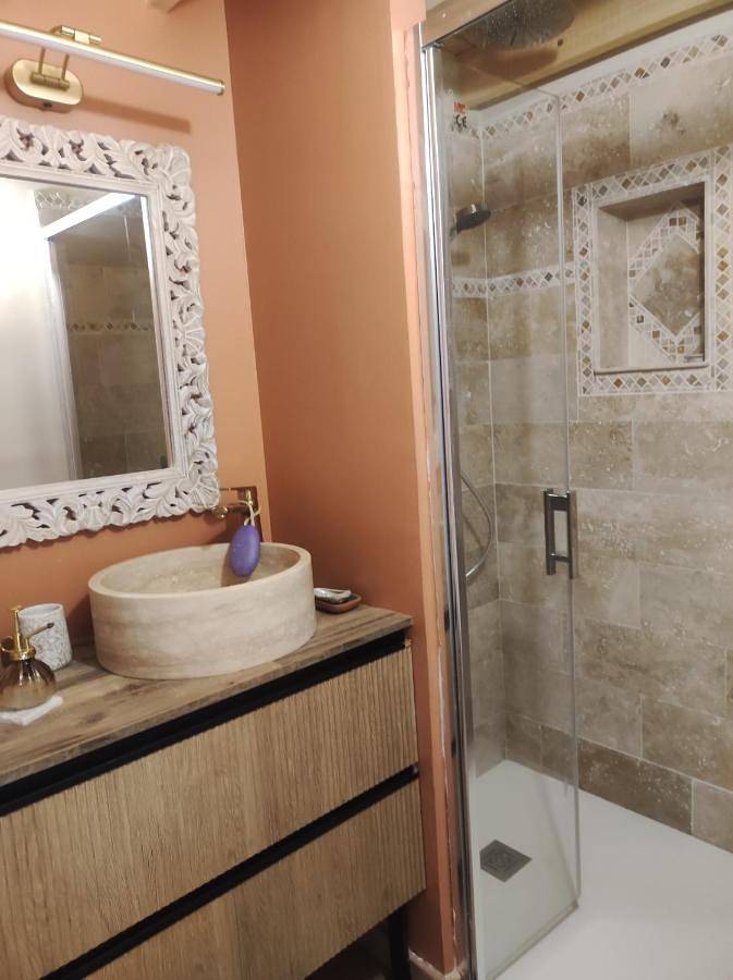 Appartement entier, One-Bedroom Apartment in Plourivo, Côte de Goëlo