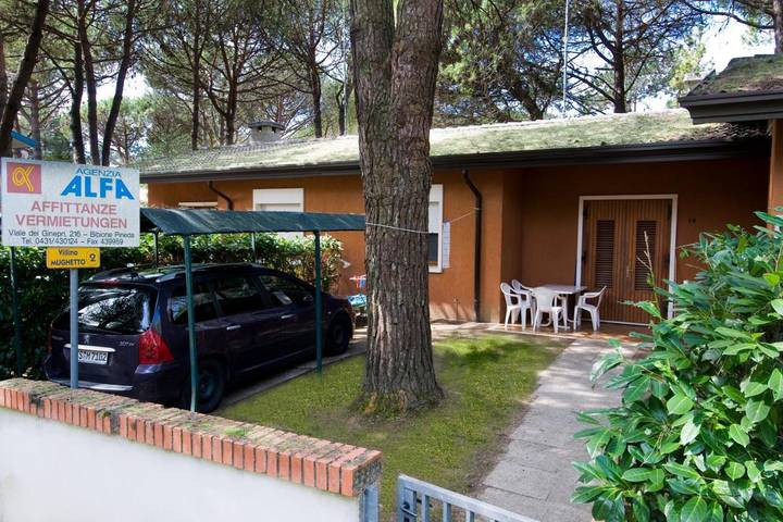 Villa für 6 Personen, mit Balkon und Garten in Bibione