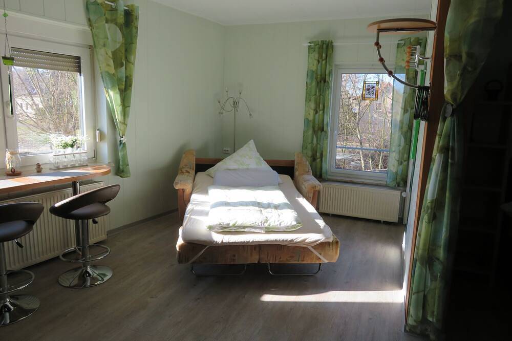 Ganze Wohnung, Gemütliche, moderne Ferienwohnung mit Parkplatz in Elbenau, Schönebeck (Elbe)