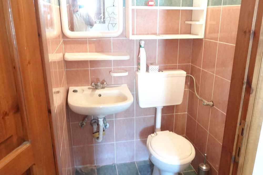 Kleines Gästehäuschen in ruhigem Privatgelände. in Kos