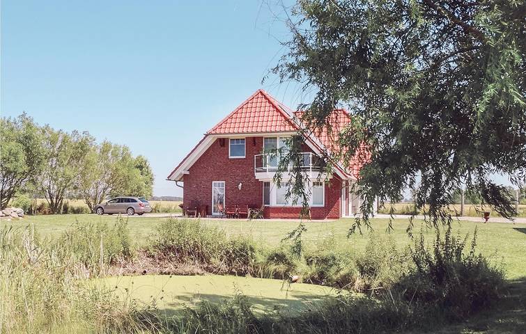 Ferienhaus für 6 Personen, mit Terrasse und Sauna in Saal