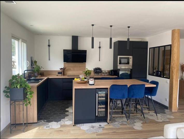 Location de vacances pour 8 personnes, avec terrasse ainsi que jardin et vue à Castirla - 4