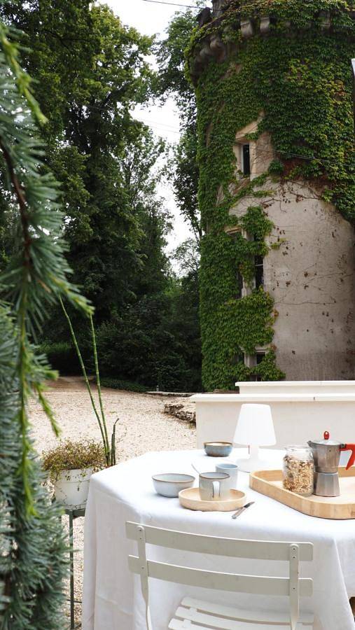Gîte pour 2 personnes, avec Terrasse ainsi que Jardin et Vue à Moloy