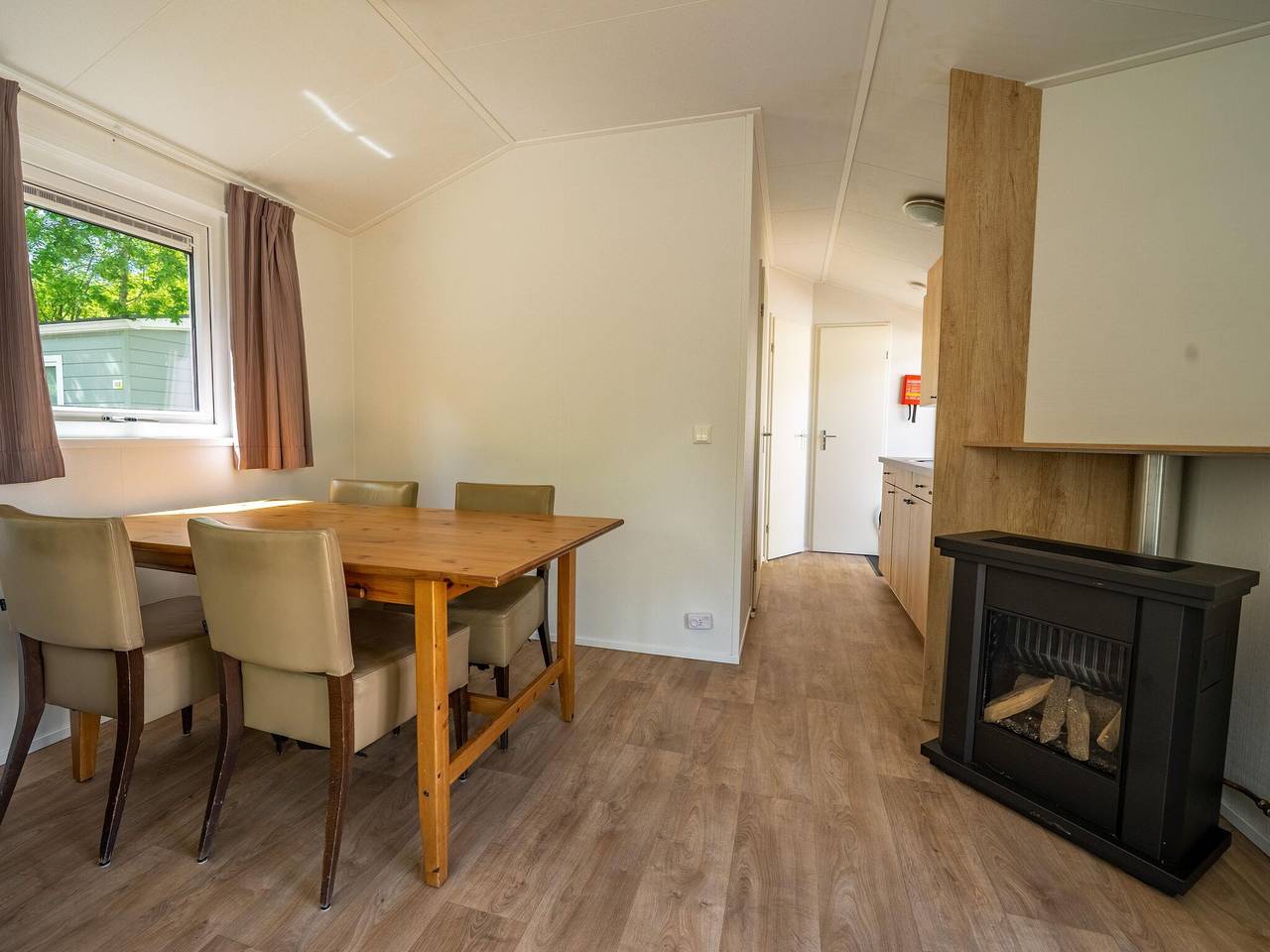 Chalet mit Garten und Parkplatz in Nordholland