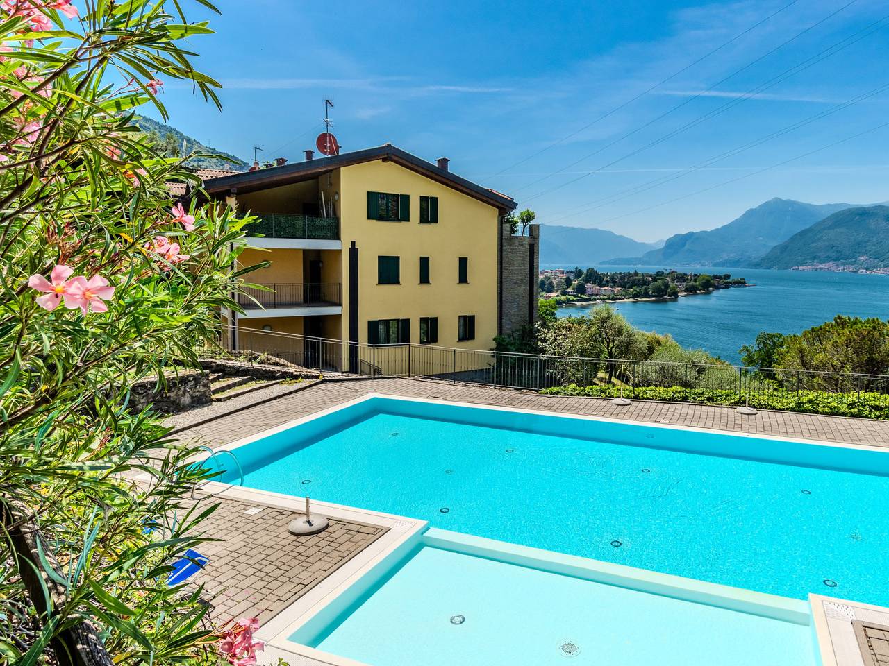 Ganze Wohnung, La Terrazza sul Lago in Dervio, Comer See
