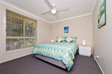 Holiday Home for 9 People in Nelson Bay, Hunter Valley, Photo 1