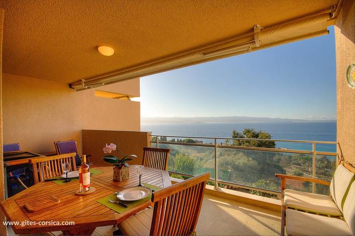 Gîte pour 2 personnes, avec Terrasse et Vue à Ajaccio
