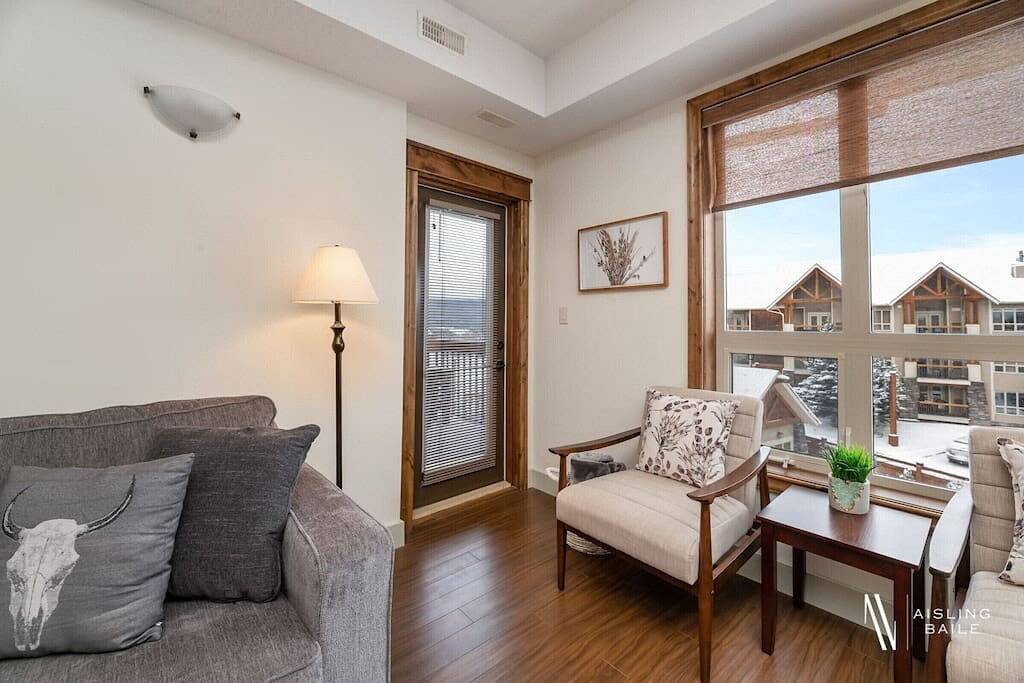 Ganze Wohnung, The Sable Bright Side | Pool | Hot Tub | Top Floor in Radium Hot Springs, Kootenay-Nationalpark