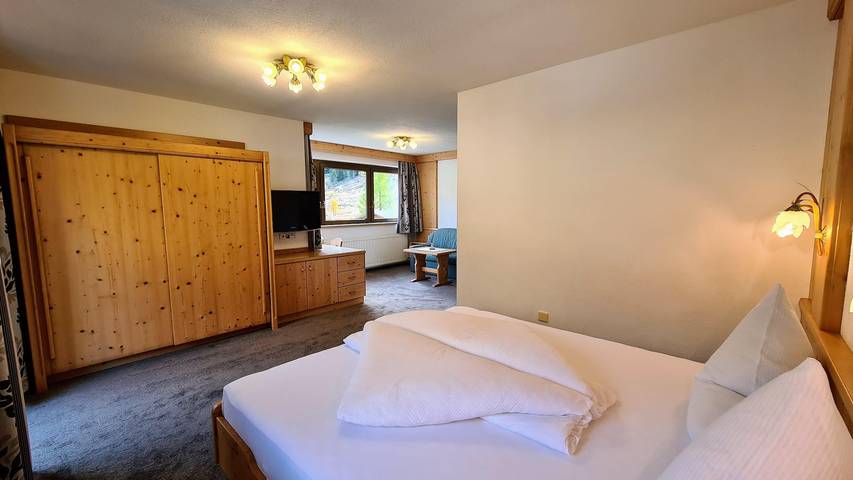 Zimmer für 4 Personen, mit Ausblick und Sauna sowie Garten, kinderfreundlich - 1