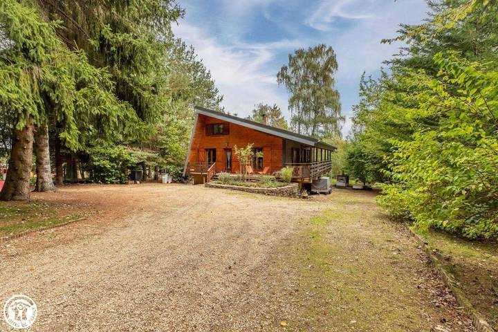Gîte pour 6 personnes, avec Terrasse et Jardin à Aydat