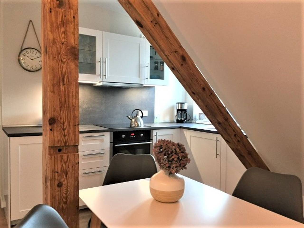 Ganze Wohnung, Ferienwohnung 'Mit Sauna' mit Privatterrasse und Wi-Fi in Schloss Sanssouci, Potsdam und Umgebung