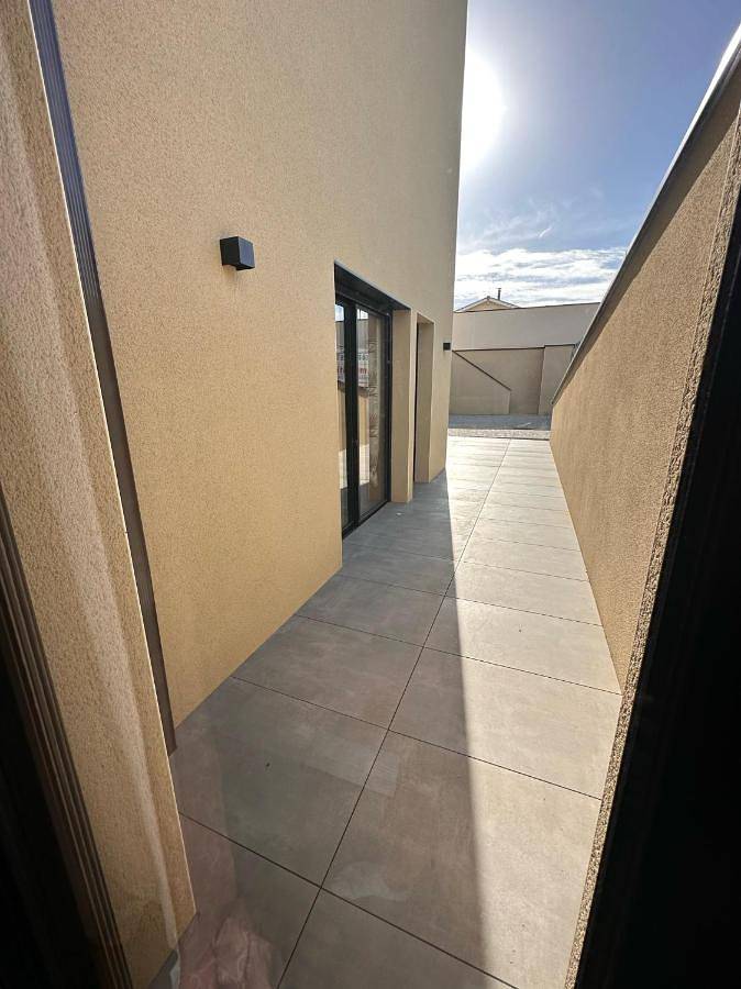 Gîte pour 4 personnes, avec terrasse, animaux acceptés à Pusignan - 2