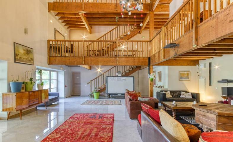 Location de vacances pour 15 personnes, avec jardin et piscine, animaux acceptés à Orcival (Puy-de-Dôme) - 2