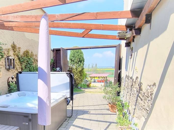 Vakantiehuis voor 4 personen, with Balkon and Terras as well as Tuin and Sauna in de Eifel
