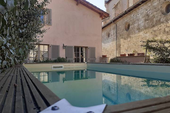 Maison de vacances pour 10 personnes, avec jardin et piscine, animaux acceptés