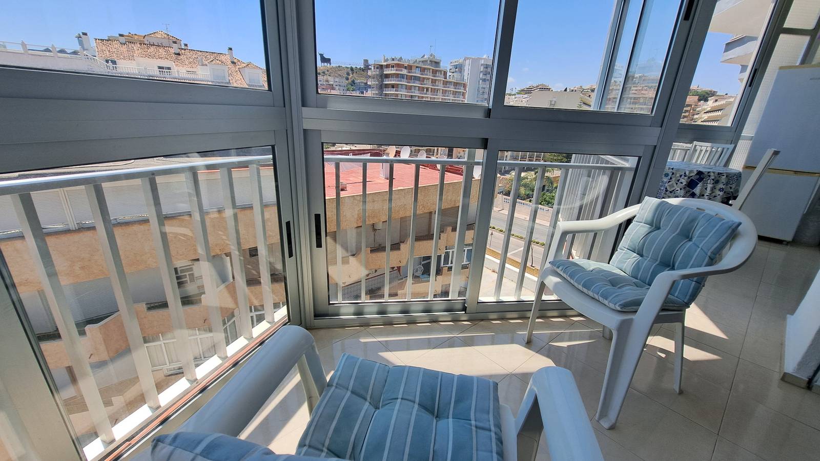 Entire apartment, Beach front apartment with pool and sea views in Torreblanca in Torreblanca (Fuengirola), Fuengirola