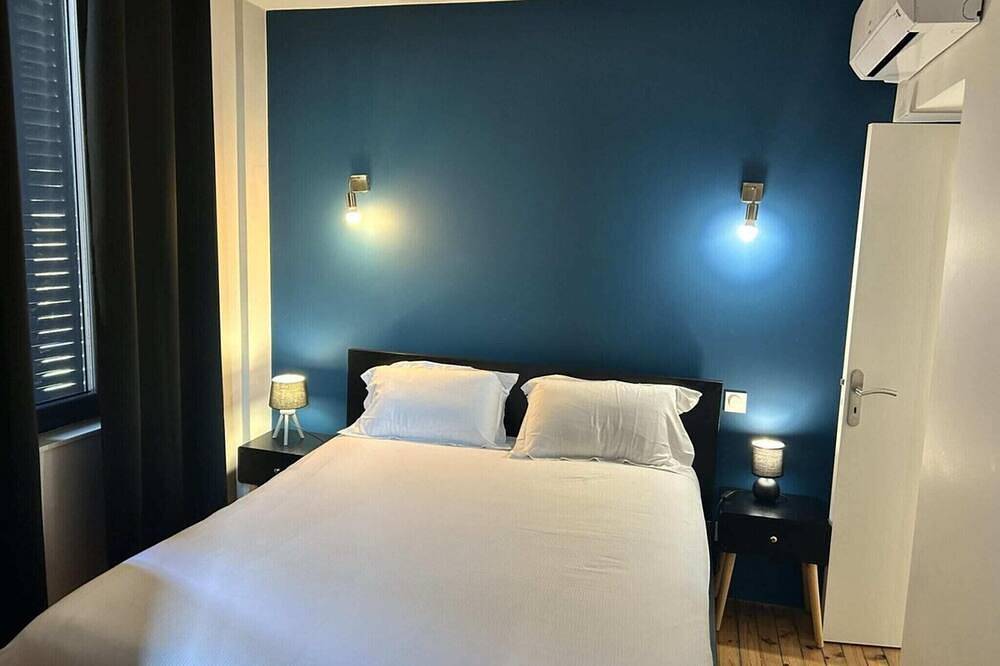 Entire apartment, 4-person air-conditioned apartment 1 bedroom + sofa bed Cliersou 103 in Châtel-Guyon, Volcans d'Auvergne Regional Nature Park