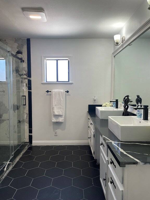 Your Own Resort Close to the Strip in Paradise, Nevada