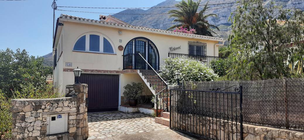 Ferienhaus für 6 Personen, mit Terrasse und Garten in Dénia - 2