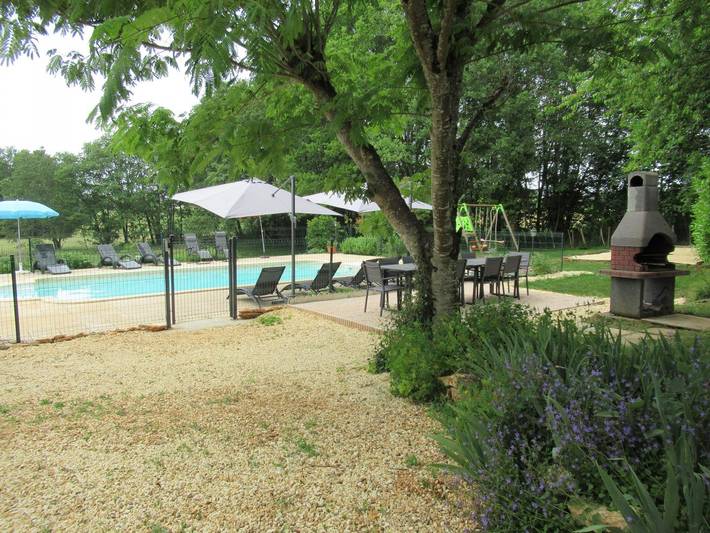 Gîte für 10 Personen, mit Terrasse und Garten sowie Pool und Ausblick