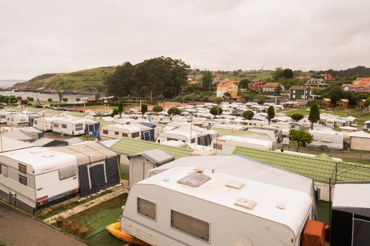 Camping para 4 personas con terraza in Playa de El Puerto (Castrillón), Castrillón