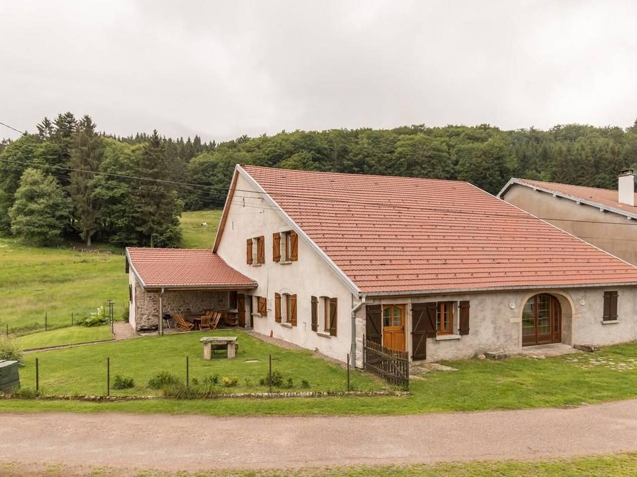 Renoviertes Bauernhaus in den Vogesen in La Longine, Regionaler Naturpark Belchen der Vogesen