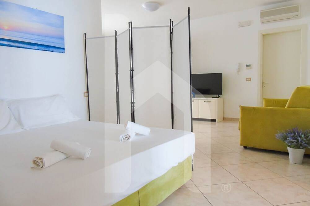 Entire apartment, Homiday - Felicioni Alba Adriatica, Monolocale al 1°piano in Alba Adriatica, Teramo Province