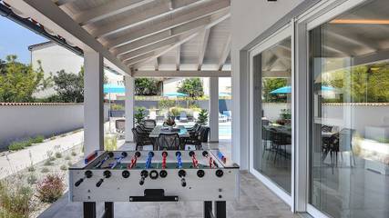 Villa für 9 Personen, mit Terrasse und Pool sowie Garten in Premantura