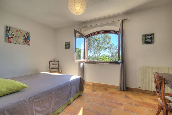 Location de vacances pour 12 personnes, avec terrasse et jardin, animaux acceptés à La Colle-sur-Loup - 4