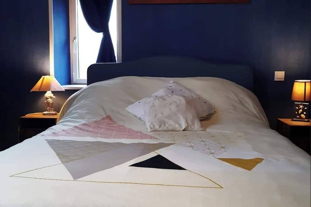 Chic and authentic bourgeois house by the sea, ideal for surfing, beaches and hiking. in Tréguennec, Côte de Cornouaille