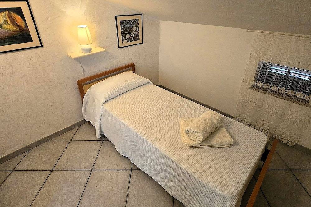 Apartamento entero, Attic family apartment surrounded by nature, 2 minutes from the sea. in Biancareddu, Sassari