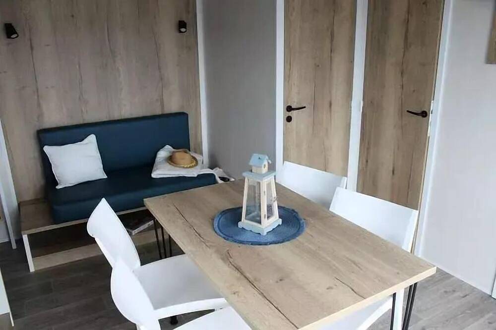 Cabane Glamping 22m² (2 chambres) - sans sanitaires 5 personnes in Thérondels, L'Aubrac