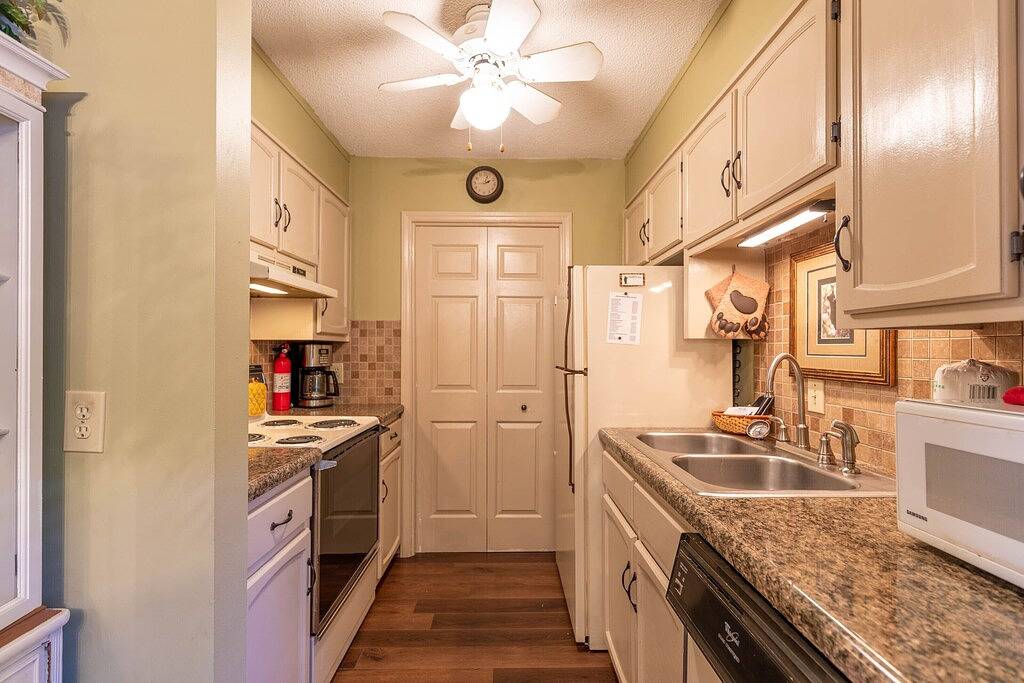 Ganze Wohnung, Bär Pause - 2br 2 ba Condo - zu Fuß zum Downtown Blowing Rock - zwei Master-Suiten in Blue Ridge Parkway, Blowing Rock