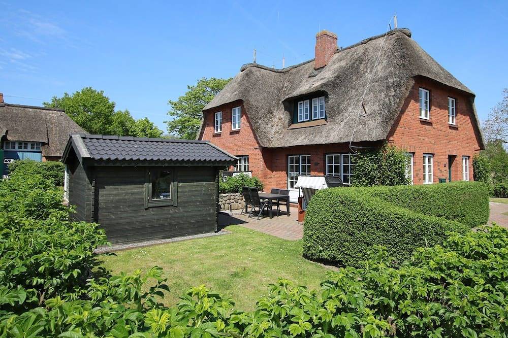 Haushälfte in Wrixum unter Reetdach mit 3- Zimmern und 83 qm in Nordfriesische Inseln (Schleswig-Holstein) (Schleswig-Holstein), Wrixum