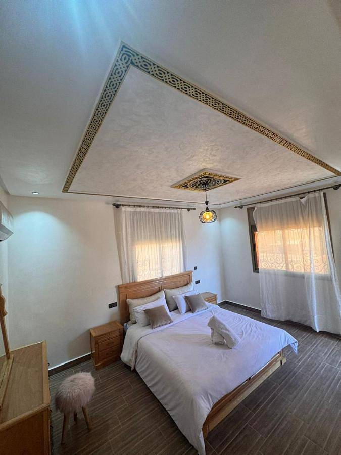 Villa pour 8 personnes, avec vue et piscine ainsi que terrasse et jardin, animaux acceptés