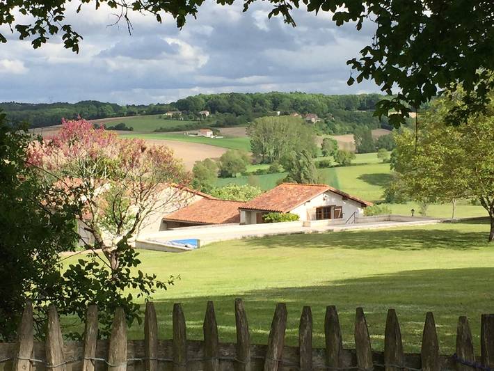 Gîte pour 12 personnes, avec piscine
