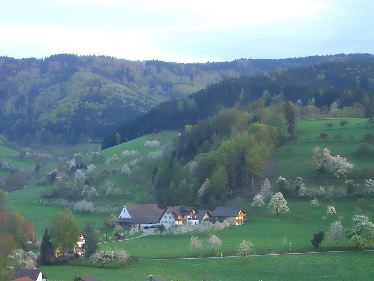 Ganze Wohnung, Ferienwohnung 'Scharbachhof' mit Bergblick, Gemeinschaftsgarten und Wlan in Glottertal, Südschwarzwald
