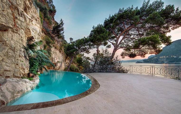 Maison de campagne pour 14 personnes, avec sauna et jacuzzi ainsi que jardin et piscine, adapté aux familles à Cap-d'Ail - 3