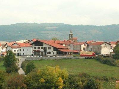 Casa rural para 2 personas, con Terraza además de Jardín y Vistas en Erro