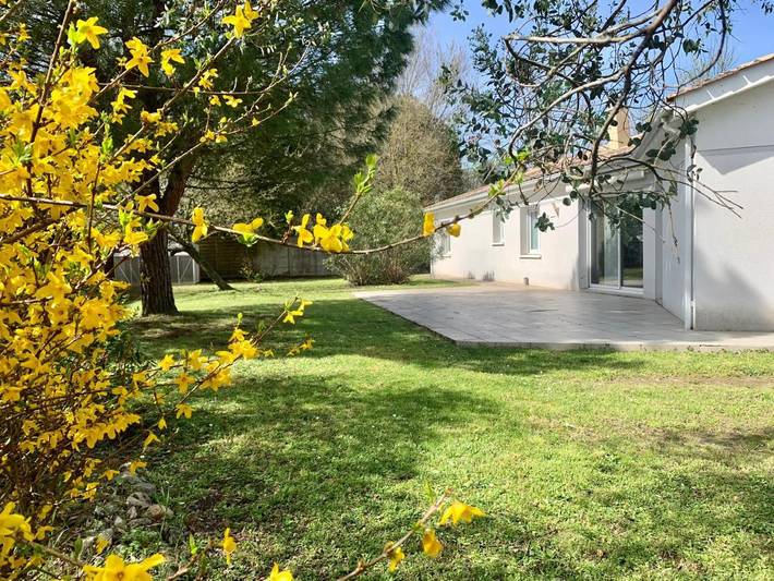 Villa pour 6 personnes, avec terrasse et jardin
