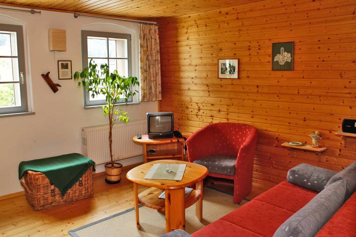 Casa de vacaciones 'Zum Grünen Hirsch Stolln' con vistas a la montaña, terraza privada y Wi-Fi in Rittersgrün, Breitenbrunn/Erzgebirge