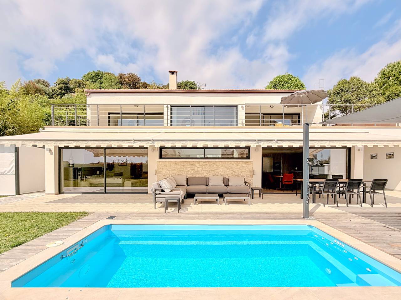Villa Paisible avec Piscine, Jacuzzi & Gym in Antibes, Mittelmeerküste (Frankreich)