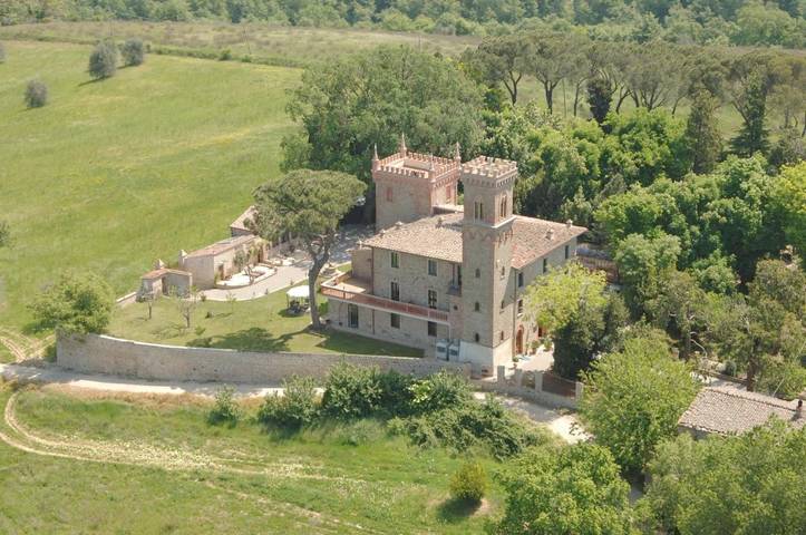 Agriturismo per 2 persone, con Balcone e Terrazza nonché Idromassaggio e Giardino a Città della Pieve
